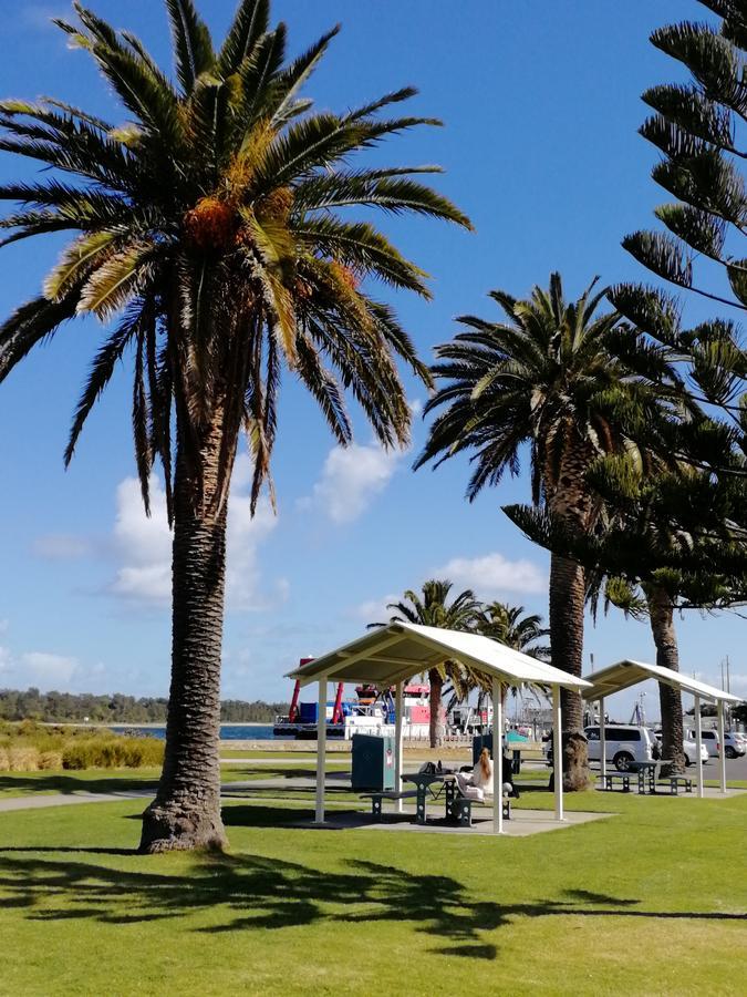 Banjo Paterson Motor Inn Lakes Entrance Buitenkant foto